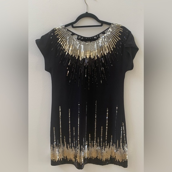 BCBGMaxAzria Dresses & Skirts - SZ XS BCBG Max AzriaShort Sleeve Black Gold Sequined Mini  Dress